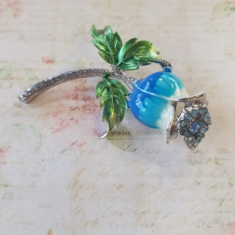 Extravagant VTG Blue Rose Brooch - Picture 1 of 8